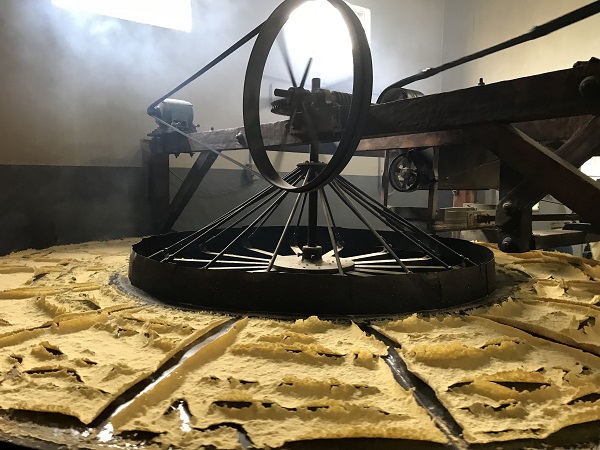 Tradicional maquinário utilizado na fabricação da farinha beju: o fim de um tempo em Sete Lagoas