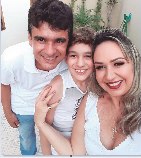 Antônio Augusto com a esposa Vanessa Miranda e o filho Pedro Augusto
